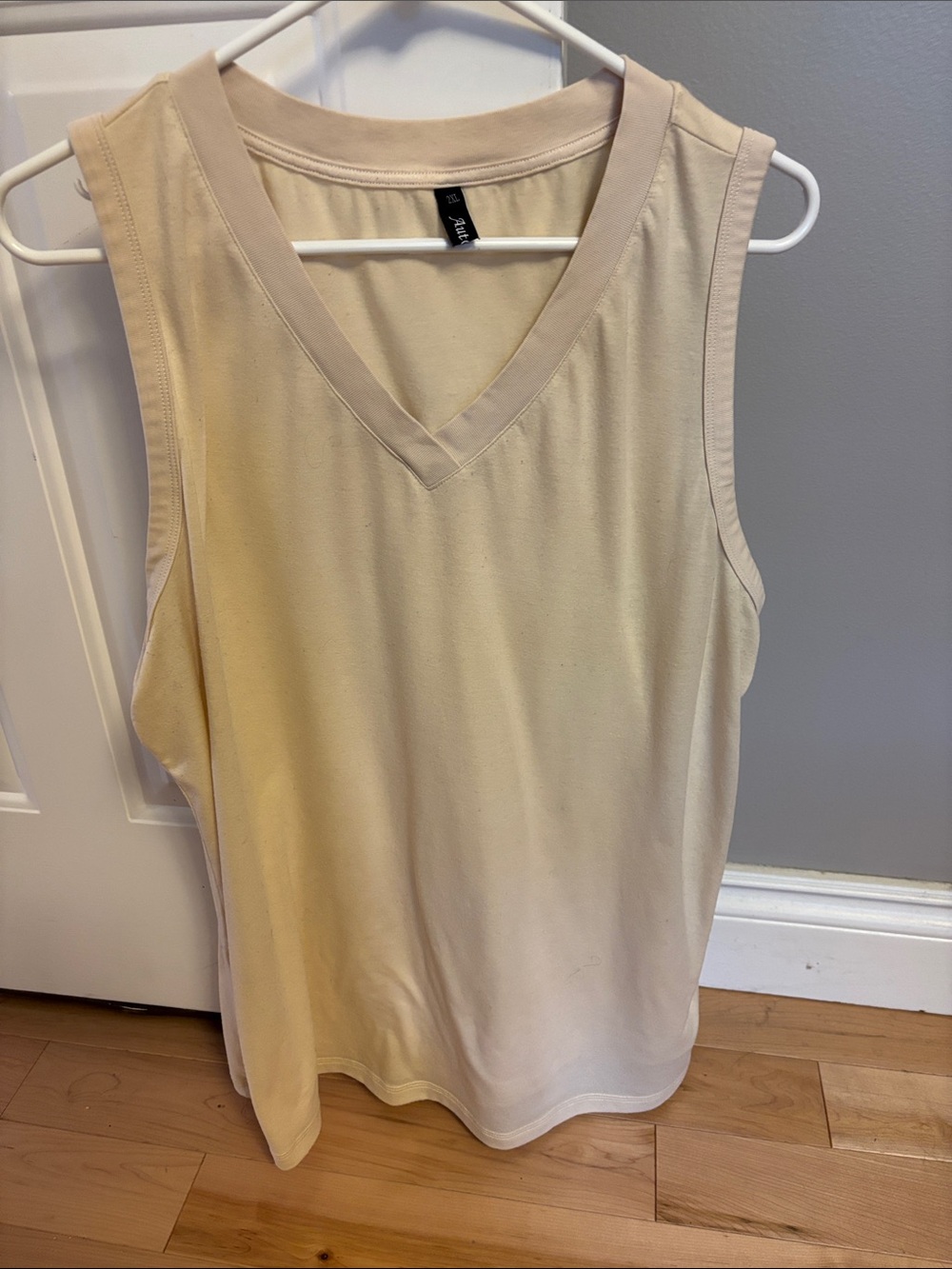 Sleeveless V-Neck Tank Top in Cream